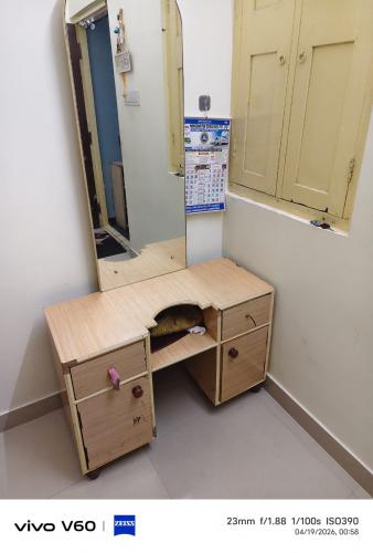 Reading Table, Dressing Table, Tiepie