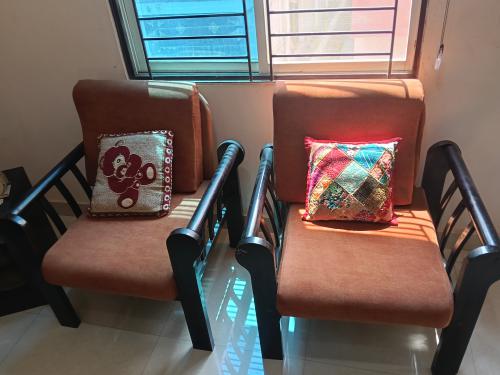 Premium 6-seater Kingsize dinning table  and 5-seater sofa for sale