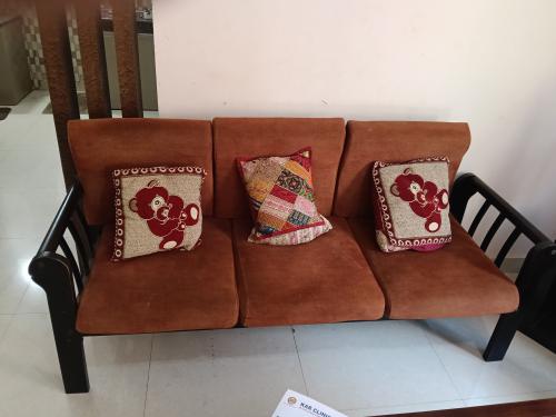 Premium 6-seater Kingsize dinning table  and 5-seater sofa for sale