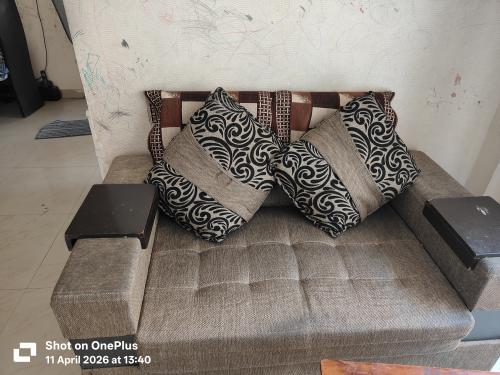 3+2 sofa set 