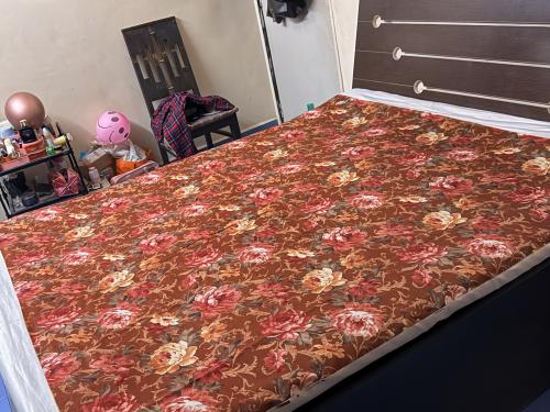 Good quality Queen size bed made with PREMIUM engineering particle board. 