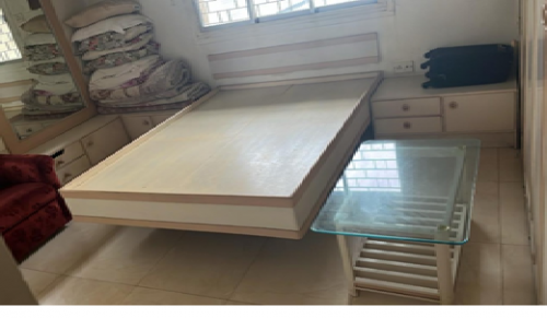 Old Furniture for sale - Cuffe Parade (Persepolis) Old Furniture for sale - Cuffe Parade (Persepolis)
